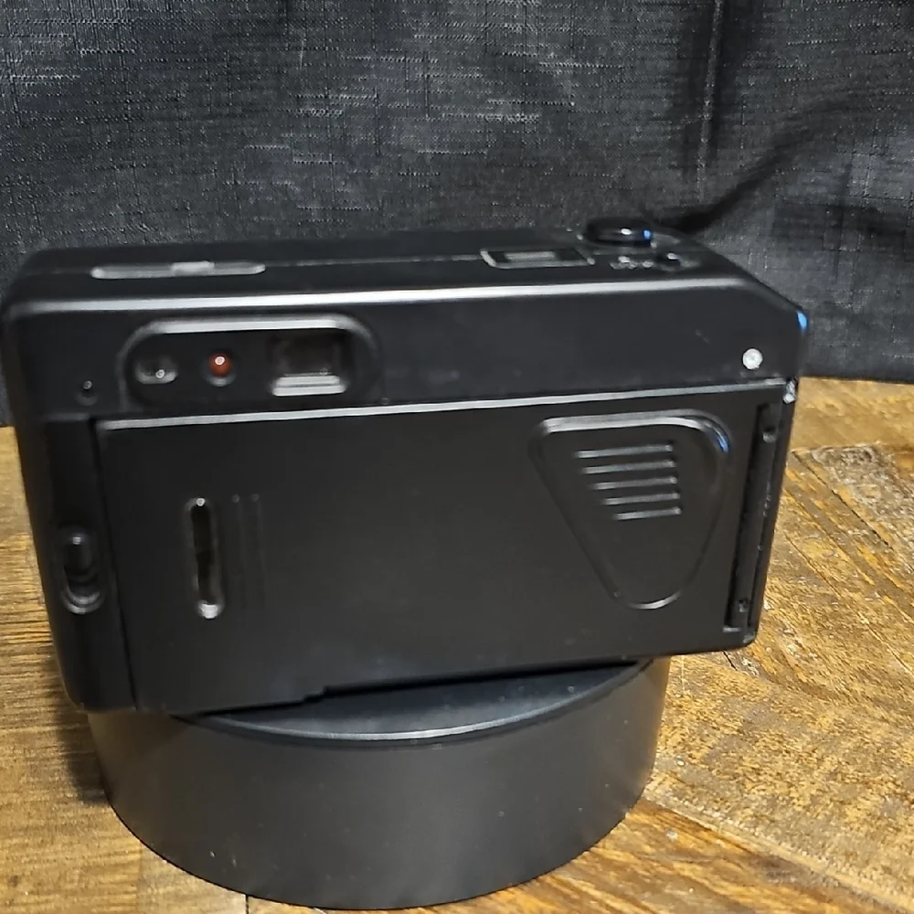 Targus C685 Black and Red Camera
